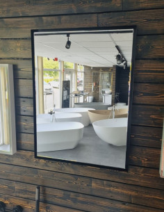 Keturkampis veidrodis FRAME su juodu rėmu, LED apšvietimu