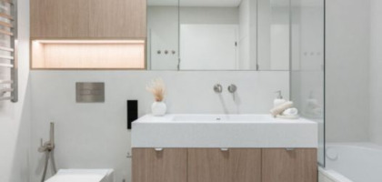 Minimalistinis interjeras su nerūdijančiu plienu